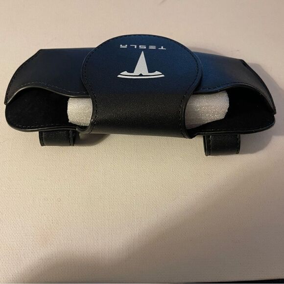 Tesla Logo Sunglass Holder for Car in Black Leather NWT - Picture 7 of 7